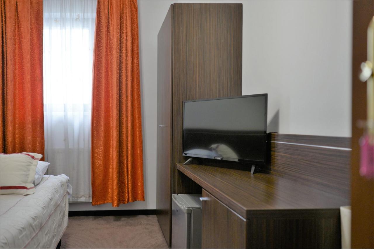 Bed and Breakfast Gosciniec Czarci Mlyn Będzin Exterior foto