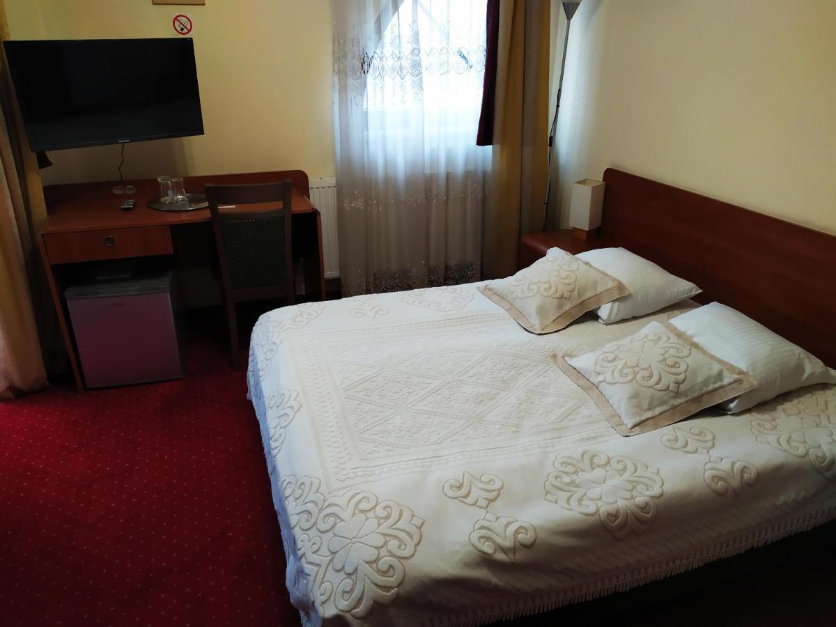 Bed and Breakfast Gosciniec Czarci Mlyn Będzin Exterior foto